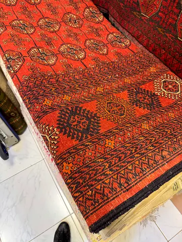 Handwoven traditional red Oriental rug - good condition , size 2.00 by 3.00 old carpet twins carpets