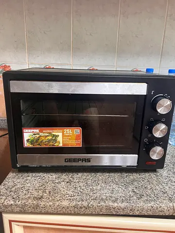 Used countertop toaster oven - good working condition