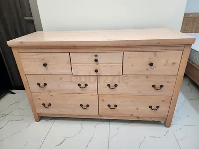 Solid Pine 8-Drawer Dresser / Chest - Light Natural Finish