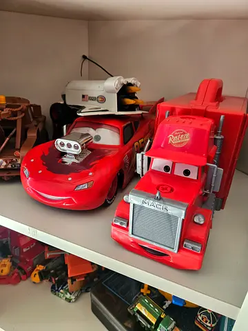Kids Cars Movie Lightning McQueen Mack Truck Matuer. All the characters. #100 original diecasts. 75/