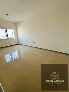 A distinguished apartment in excellent condition (second occupant), with a spacious and comfortable 