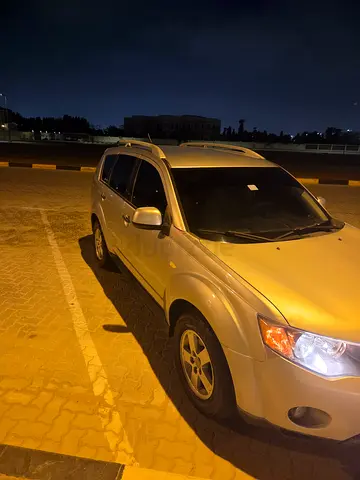 Mitsubishi Outlander 2009 GCC Spec (4WD) – Excellent Condition / Driven by Owner – Moving Sale!