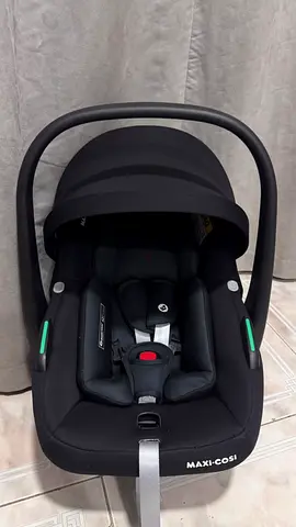 Maxi-Cosi Infant Car Seat (Rear-facing) - Good Condition pebble S