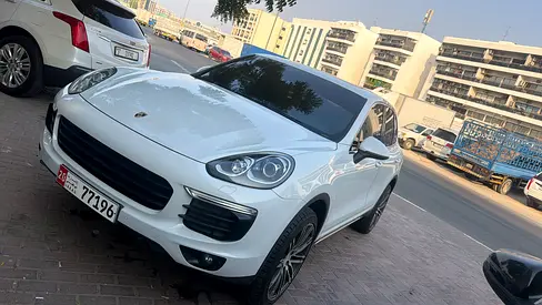 2016 Porsche Cayenne Standard GCC Specs
