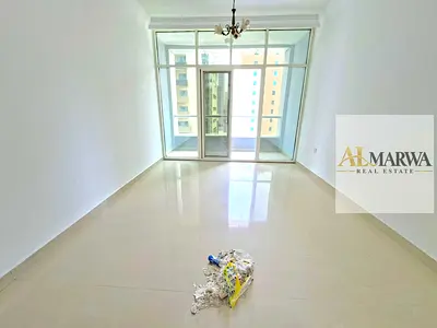 Spacious Studio with balcony and built-in wardrobe