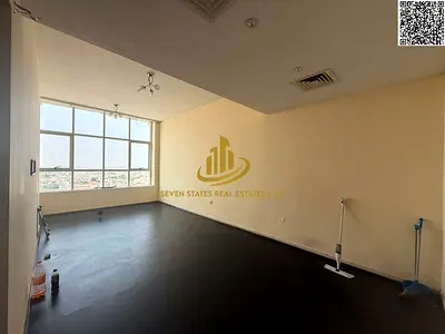 غرفتين و صالة للايجار السنوى اطلالة مفتوحة بالكامل المساحة الكبيرة مع بلكونة مع باركن