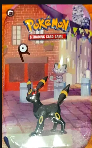 Pokémon Trading Card Game Tin with Umbreon Figurine
