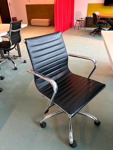 Toscosedie Italian office chair, black ribbed, chrome – 4 available