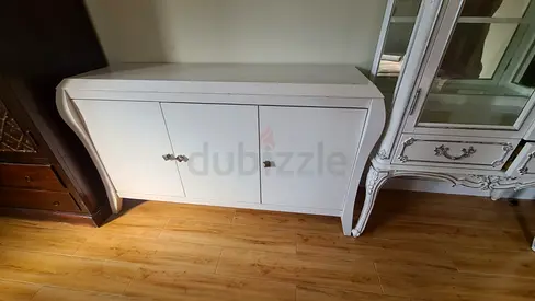 White Curved 3-Door Sideboard / Storage Cabinet