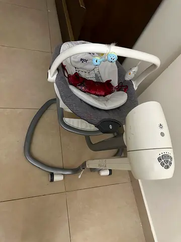 JOIE Baby Swing - Electric Swing in Good Working Condition