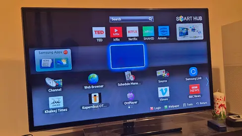 Samsung Smart TV 40 inch (Smart Hub) - urgent sale