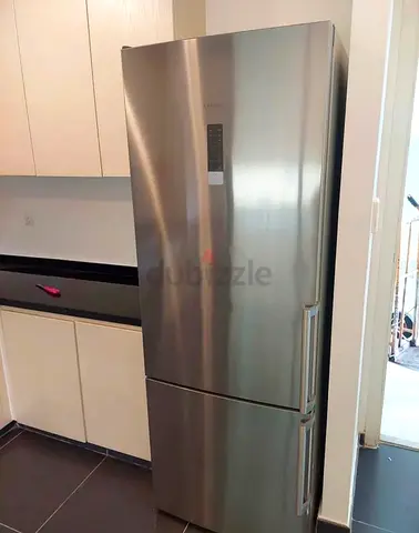 Siemens Latest Model 70cm bottom Freezer Fridge for sale Same Like New