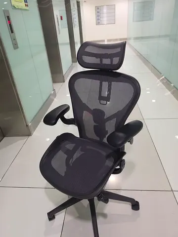 Remastered Version Herman Miller Chair Fully Options Excellent Condition With Atlas Headrest