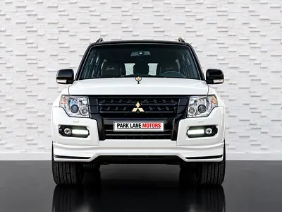 PAJERO 3.8 V6 | SIGNATURE EDITION | FULL SERVICE HISTORY | GCC | LOW KMS-1
