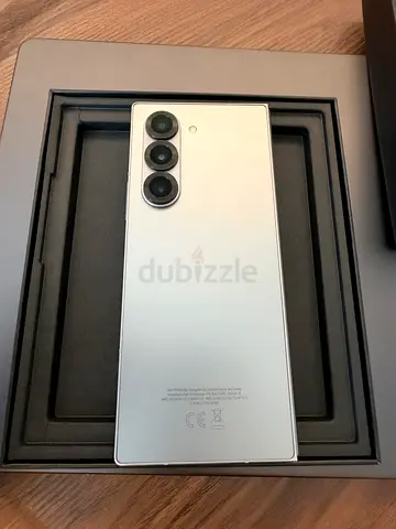 Samsung Galaxy Z Fold6 Silver 256 GB with original box,and Galaxy SmartTag2