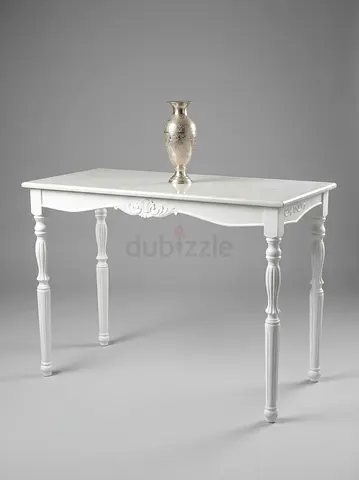 White Vintage-Style Wooden Console Table