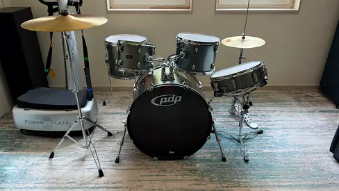 5-piece Drum Kit with Hi-hat & Throne - Good Condition. Sparingly used