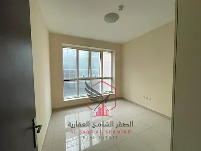 باركن مجاني وإطلالة مفتوحة وتشطيب جديد وحمامين وتكييف وغاز مركزي وصيانة مجانية غرفه وصالة تاني ساكن في المجاز2 قرب حديقة المجاز والكورنيش
