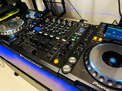 PIONEER CDJ 2000 NEXUS + DJM 900 NXS DJ Mixer