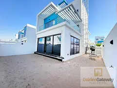 Vacant in Novmbr| Corner Unit | Steps away to Pool