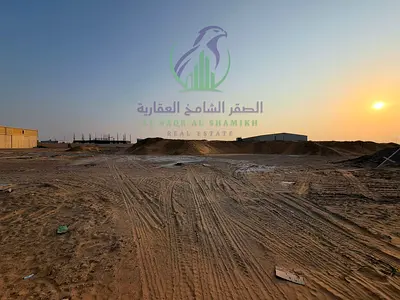 قطعه ارض مفتوحة حوطة بمساحة 96876 قدم مربع تصلح لجميع الانشطة بموقع مميو علي شارع رئيسي مع امكانية سداد سهله