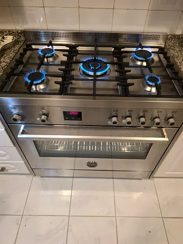 Bertazzoni top gas oven electric cooker 90 by 60 cm latest model like new condition perfect working