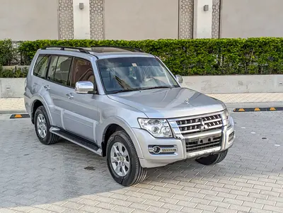 2015 Mitsubishi Pajero GLS GCC Specs Top Full Option V6 3.5L Interior and Exterior well-maintained