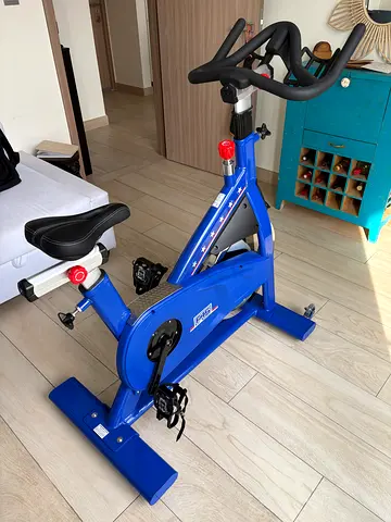 Indoor Spin Bike / Commercial-Grade Spin Bike – Heavy-Duty Indoor Cycling