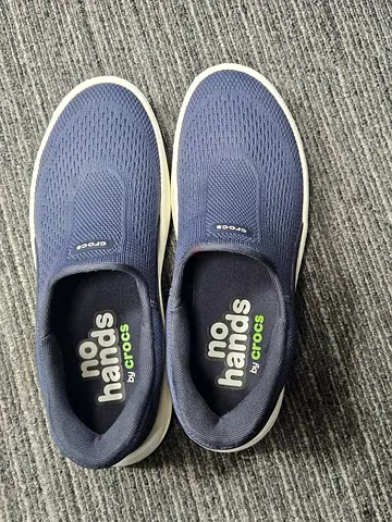 Crocs Blue No Hand Slip-ons - M/10