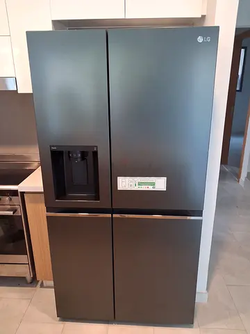 LG New Model Side by side water dispenser ice maker refrigerator