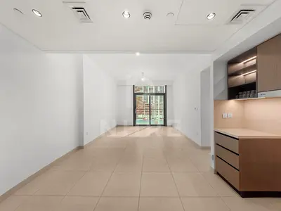 Prime Location | Unfurnished-Upgraded | Road View