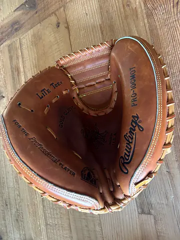Rawlings Catcher’s Mitt Baseball