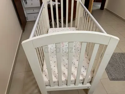 Mother care White Wooden Baby Crib with Mattress - Good Condition