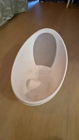 Shnuggle White Baby Bath Tub with Infant Support - Good Condition