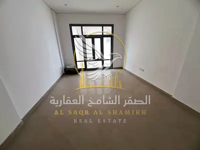 غرفة وصالة ثاني ساكن بالقليعة بتكييف وغاز مركزي، صيانة على المالك، باركن رملي وتسهيلات في السداد، بالقرب من جميع الخدمات ومداخل دبي وعجمان