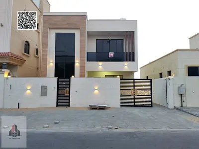 For sale: an upscale villa with 6 master bedrooms and a roof terrace.