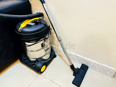Stainless Steel Wet & Dry Vacuum Cleaner - Good Working Condition