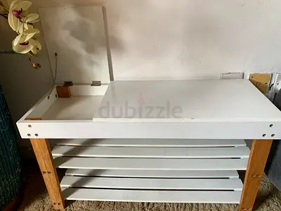 Small white wooden shoe rack with storage lid - good condition