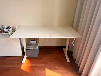 White manual height-adjustable standing desk - clean, good condition