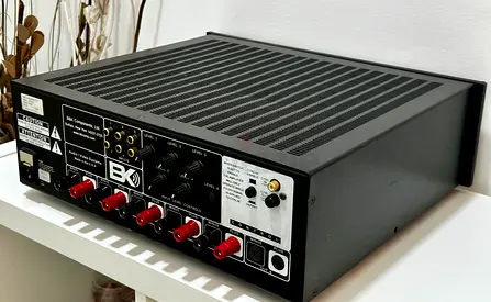 B & K COMPONENTS AV5125 POWER AMPLIFIER