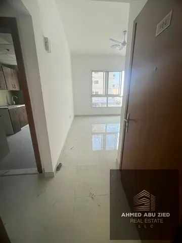 شقة غرفة وصالة أول ساكن للإيجار السنوي في النخيل 1 - عجمان، بناية جديدة، غرفة ماستر، 2  حمام، تكييف مركزي، تشطيبات حديثة، موقع مميز للعائلات، سعر مميز