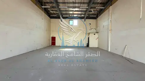 يتوفر مستودع للإيجار في منطقة الصجعة، خلف مول القصر الكبير، ويقع على الشارع العام. تبلغ مساحة المستودع 2,500 قدم مربع