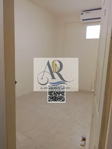 يتوفر سكن عمال بموقع مميز في منطقة الجرف 1 بإمارة عجمان، بإجمالي 8 غرف وبخيارات متنوعة تناسب الشركات والمؤسسات والمقاولين الباحثين عن سكن عملي للعمال