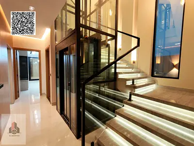 For sale: a distinctive villa with a swimming pool and an elevator.