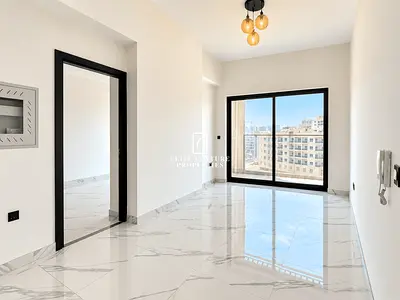 BRIGHT & SPACIOUS 2BHK | FULLY FITTED KITCHEN