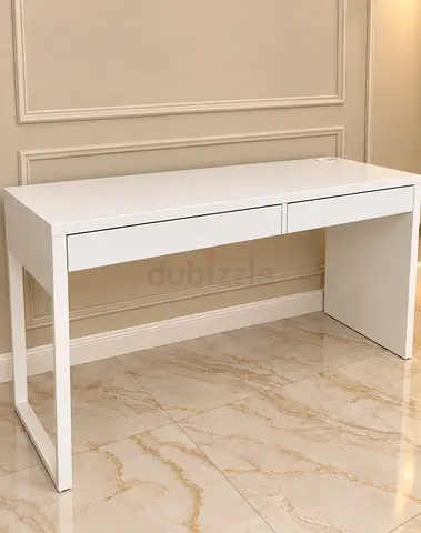 White modern writing desk with drawers - good condition