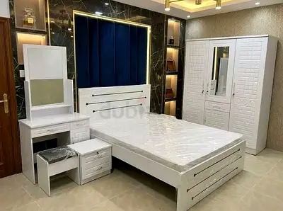 White Wooden Bedroom Set – Bed, Wardrobe & Dressing Table (Like New)
