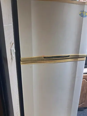 Used Top Freezer Refrigerator - White, 2-Door