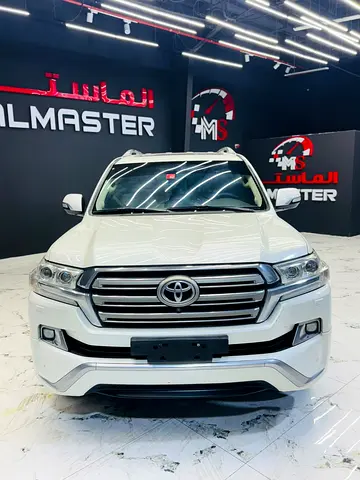 Toyota Land Cruiser 2016 VXR GCC Specs