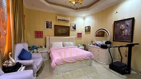 Fully furnished luxury villa for sale in Al Muwaihat 2 – Ajman | 5 master bedrooms | 5,000 sq. ft. plot | Includes electricity, water, and air conditi